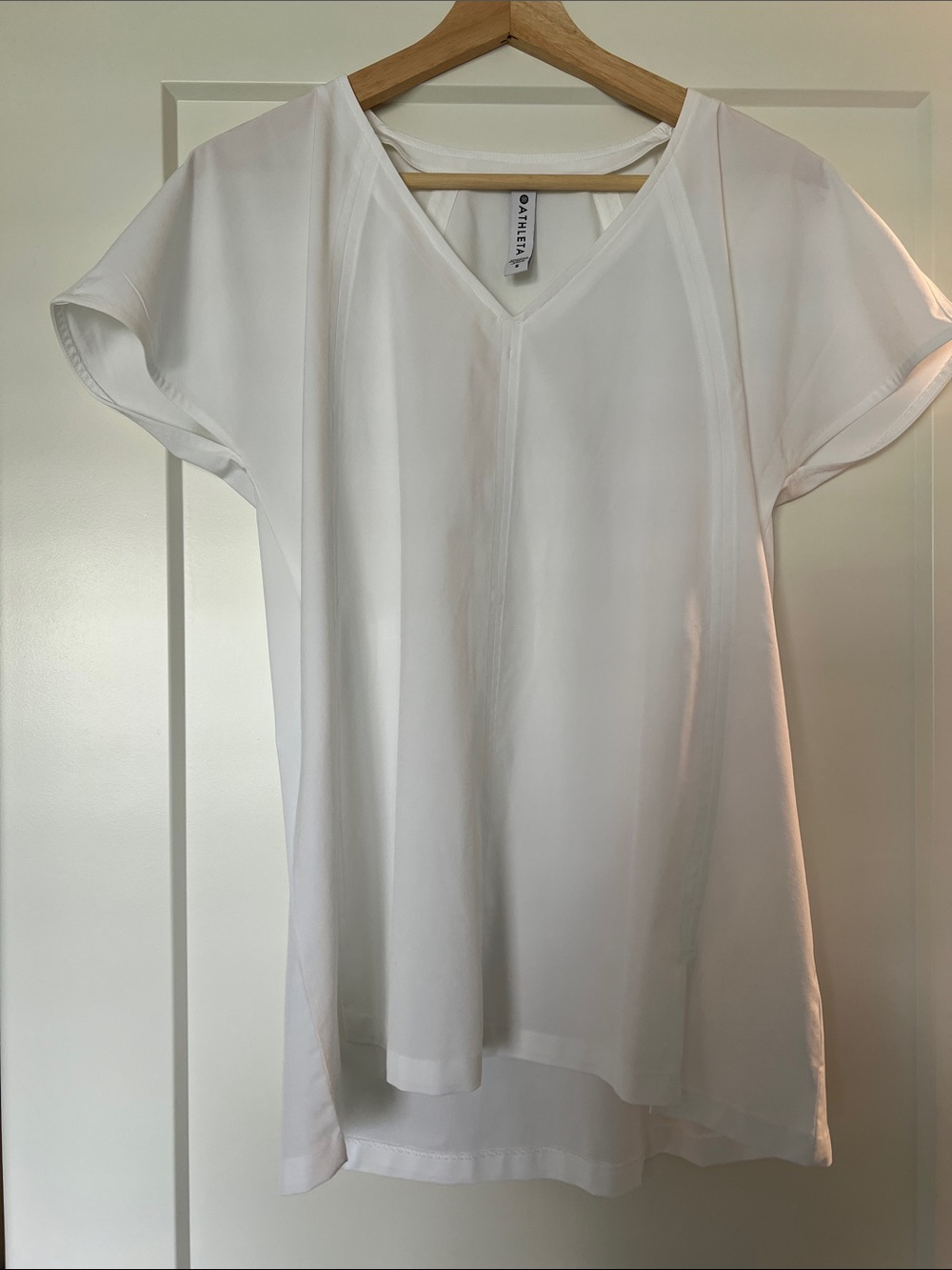 Athleta White V-Neck Tunic Top